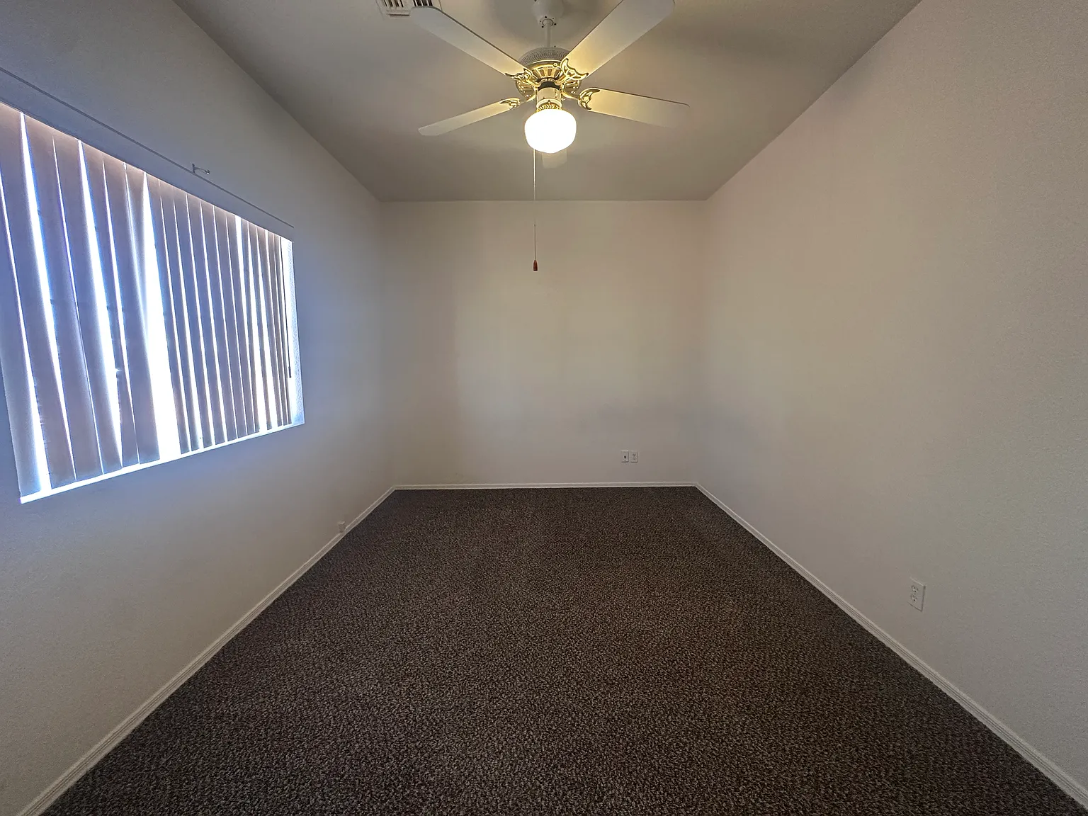 2 bed, 2.5 bath, 1115 sqft, $1,350 — Photo 3