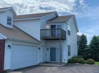 10126 Clearwing Ln, Roscoe, IL 61073