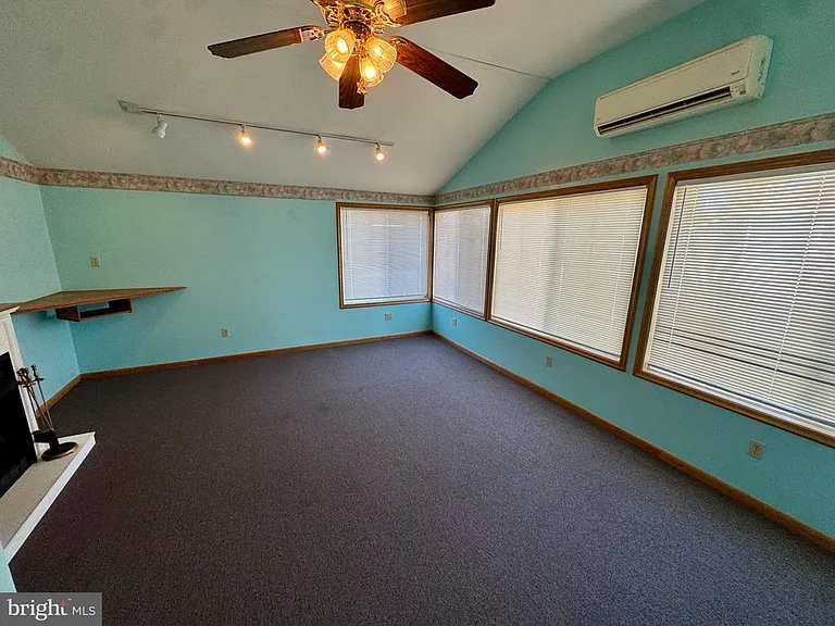 300 Asbury Ave — Photo 14