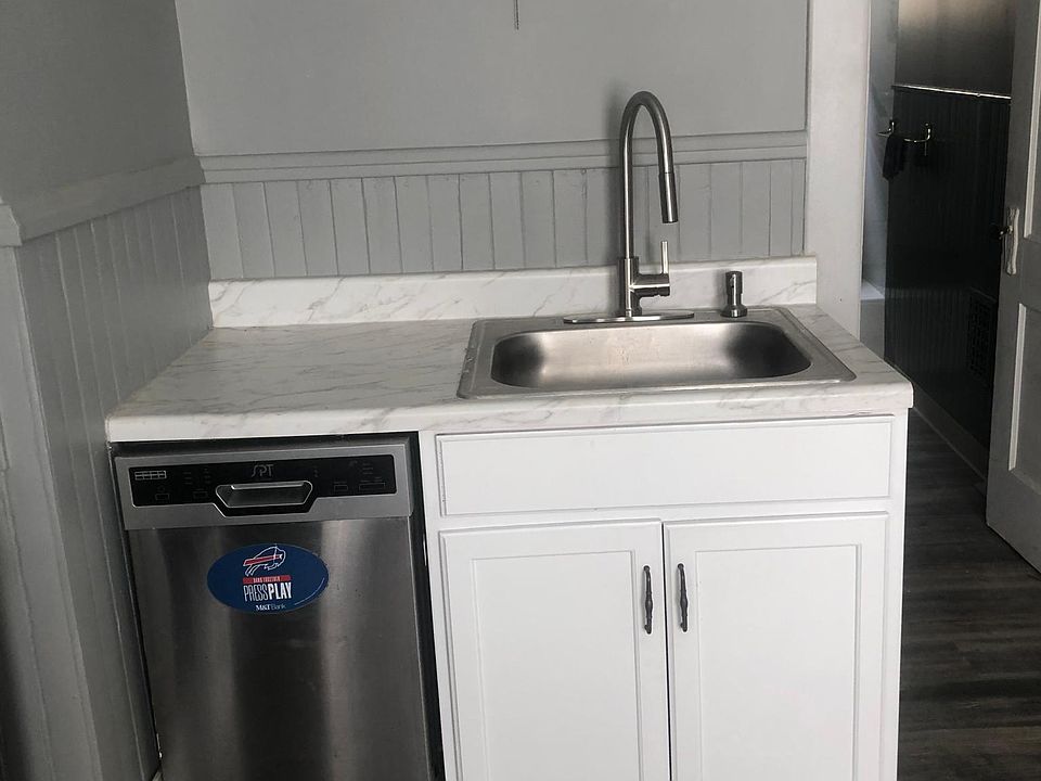 1st image of 36 Magnolia Ave #1