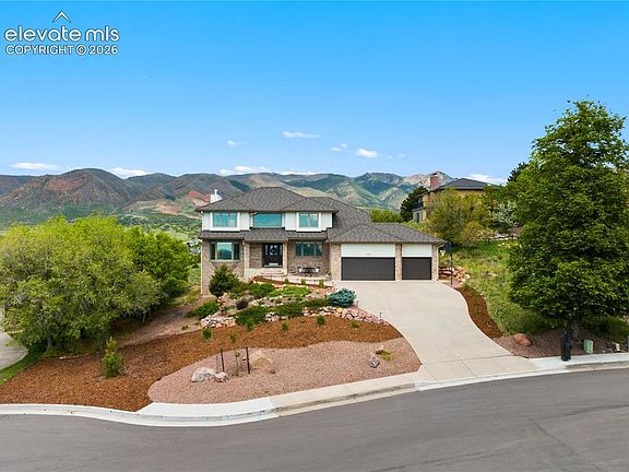 3rd image of 2550 Oak Hills Dr