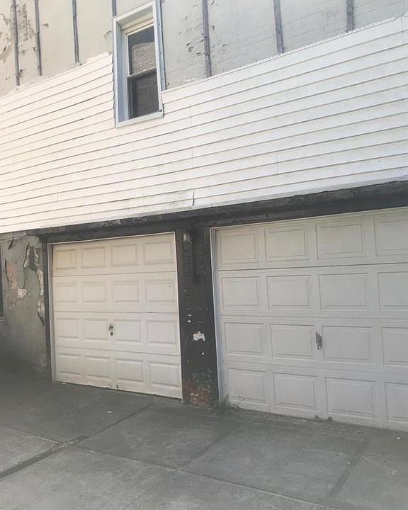 2nd image of 3325 Hone Ave