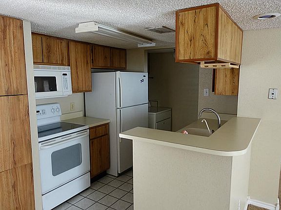 4th image of 3919 Fairmont Pkwy APT 131