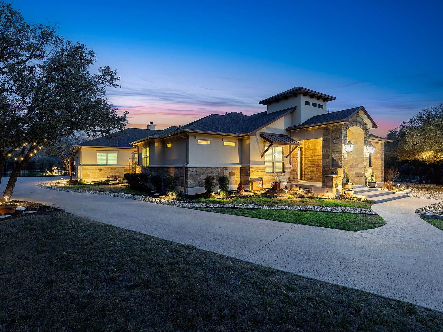 209 Sutton Pl W, Georgetown, TX 78628 | MLS #9708473 | Zillow