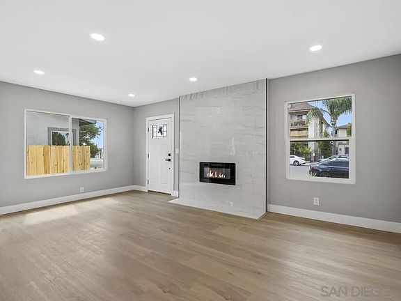 4th image of 4077-4081 Swift Ave