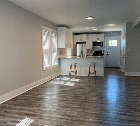 4th image of 2371 Howard Ave