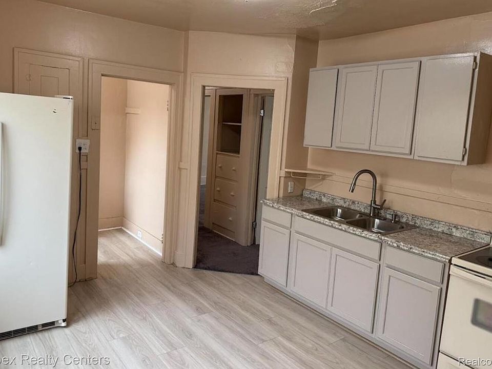 12144 Washburn St, photo 21