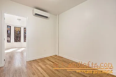 Rented by aptsandlofts.com