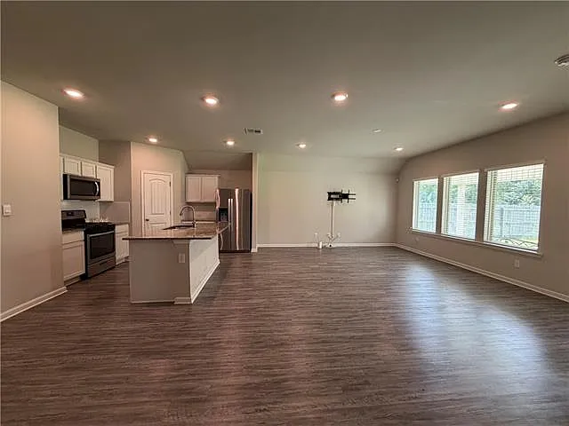 240 Pretty Acres Ave — Photo 2