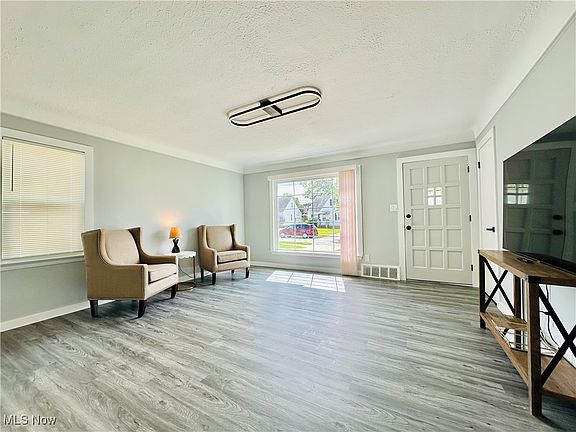 2nd image of 13601 Eastwood Blvd
