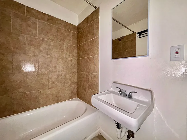 114 - Robert Hammond (Santa Paula) — Photo 17