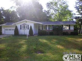 953 Thomas Dr, Jackson, MI