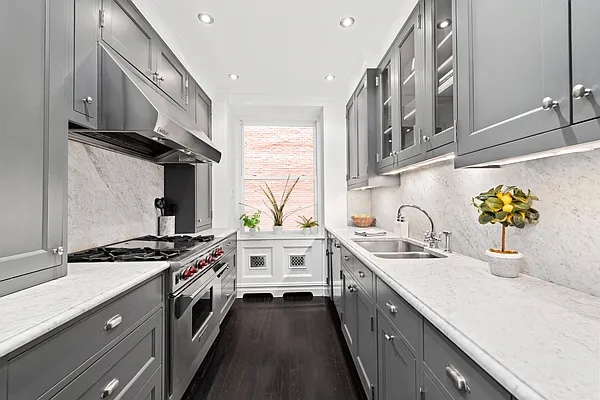 Sold by Compass | media 4