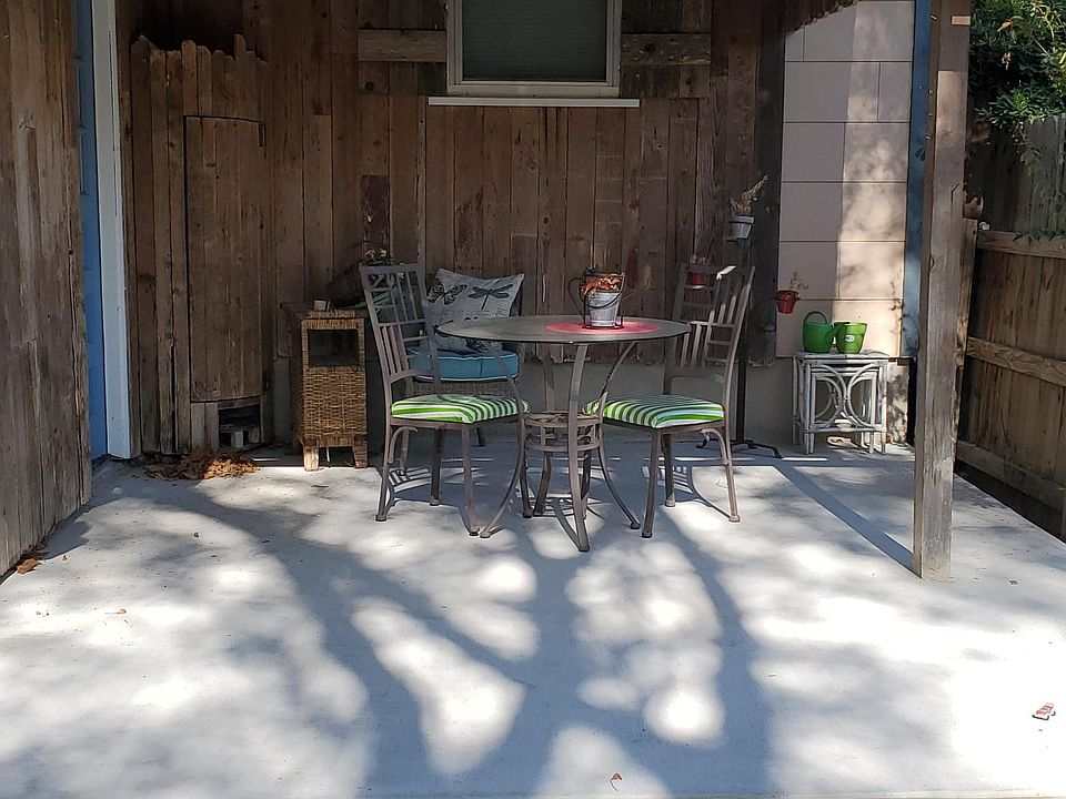1st image of 513 Leland St