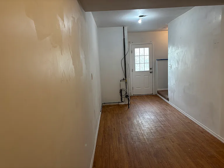 118 Montclair Ave — Photo 26