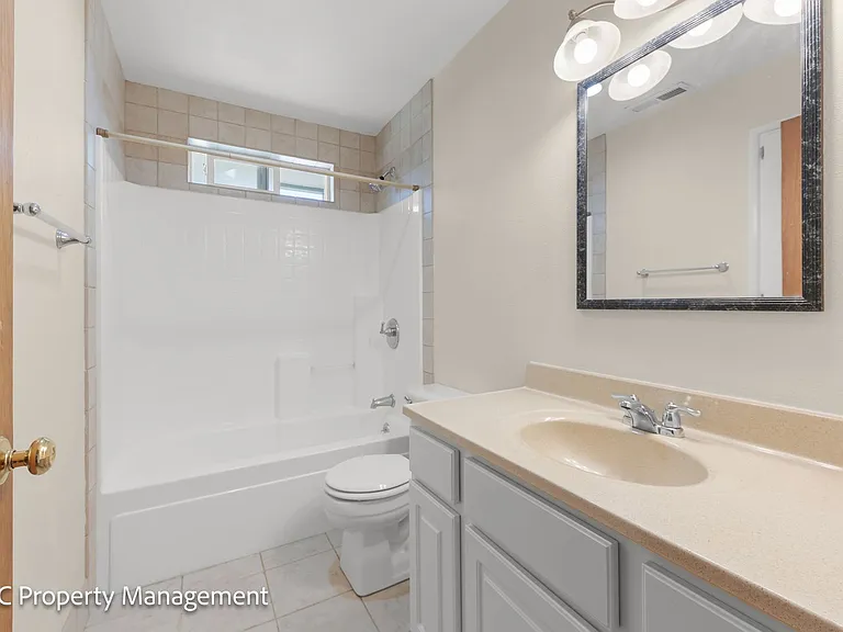 4780 Cody Ave — Photo 26