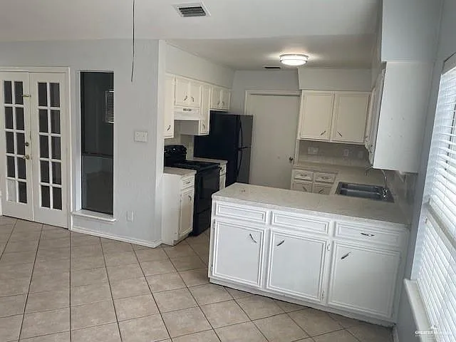 2432 W Iris Ave — Photo 3