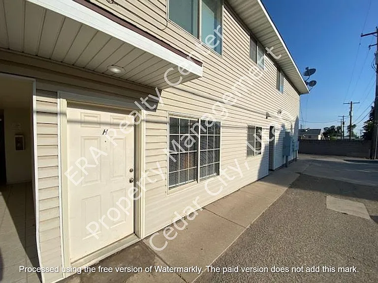 330 N 900 W #H — Photo 2