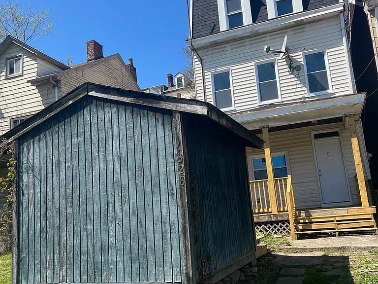 1328 Diana St — Photo 3