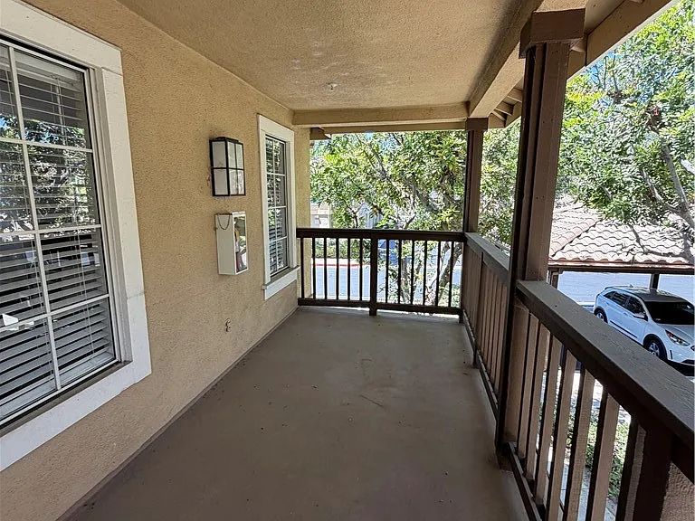 168 Gallery Way — Photo 3