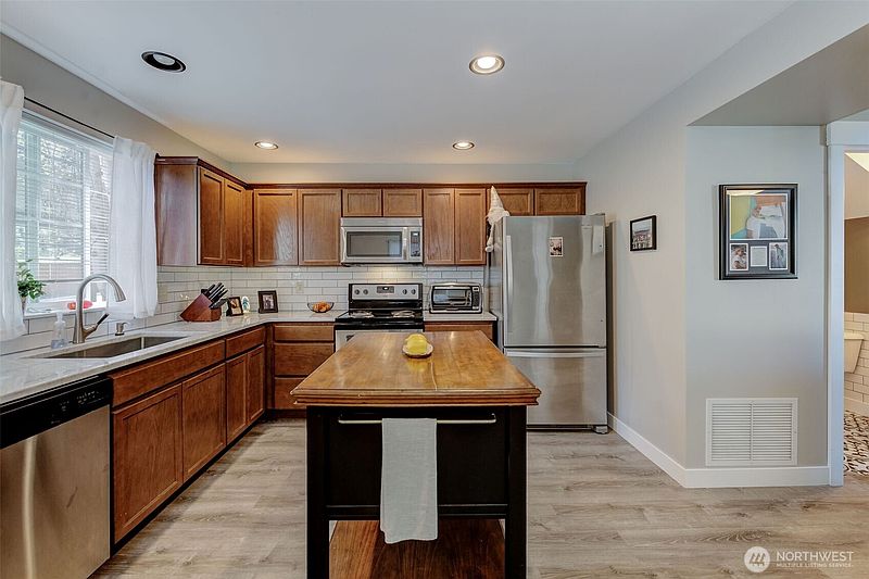 4th image of 264 Saddlehorn Lane