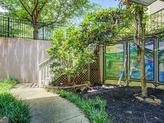 3rd image of 1306 Wynnes Ridge Cir SE