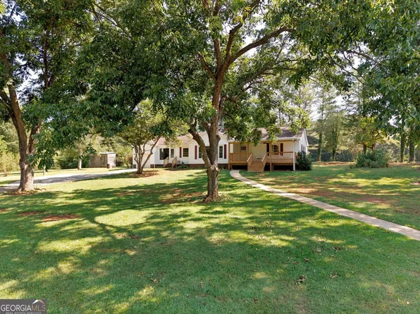 8 Perry Farm Rd SW, Cave Spring, GA 30124