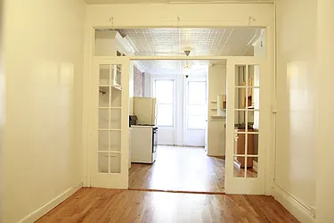 Rented by Rennit Inc.