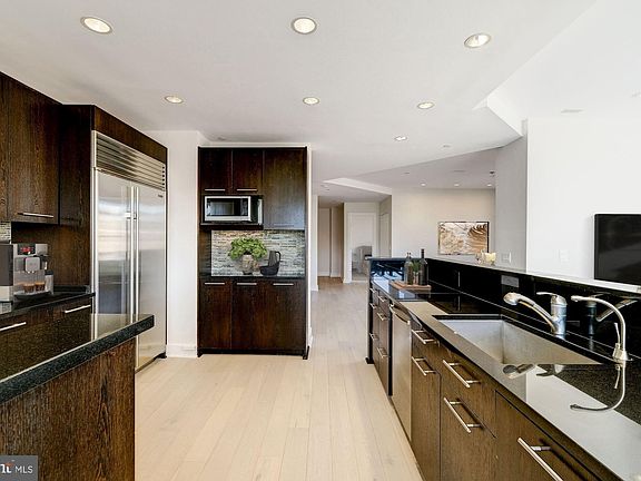4th image of 1414 22nd St NW #Penthouse 62