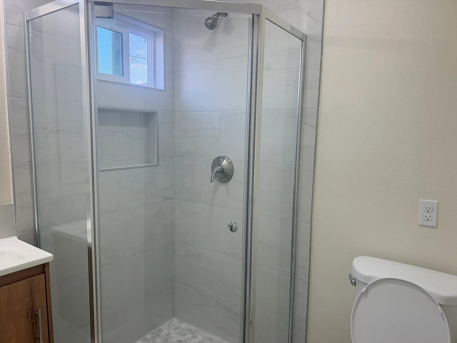 3 bed, 1100 sqft, $2,700 — Photo 4
