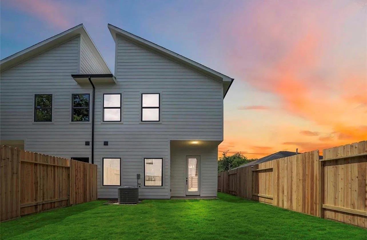 4 bed, 2.5 bath, 1618 sqft, $2,500 — Photo 3