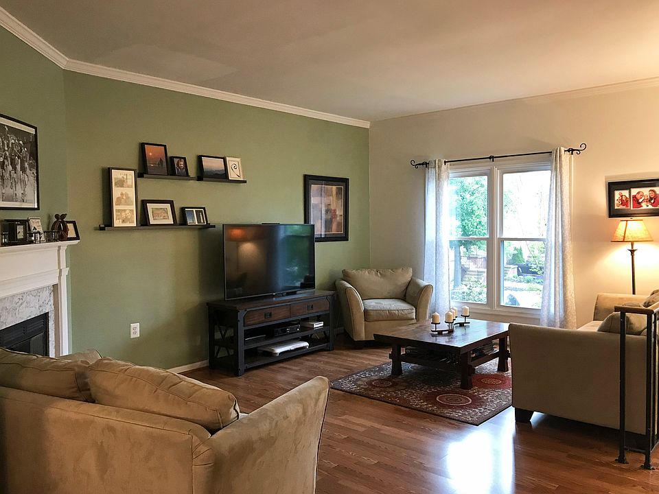 2nd image of 7298 Saint Johns Ct