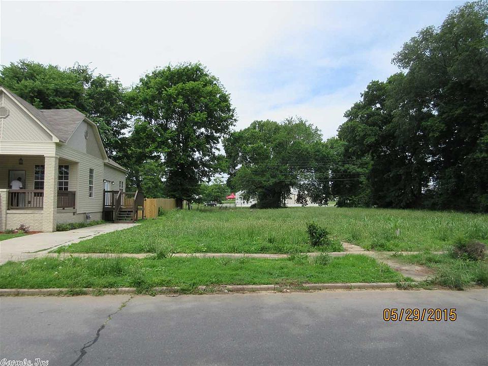 2nd image of 916 Welch St