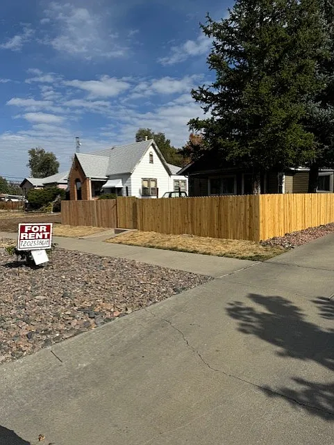 3 bed, 1000 sqft, $2,300 — Photo 1