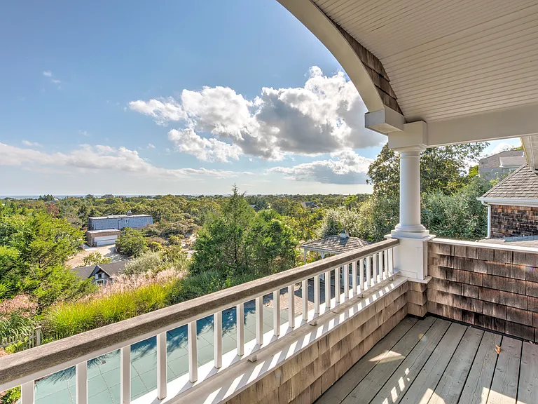 55 Cliff Rd — Photo 3
