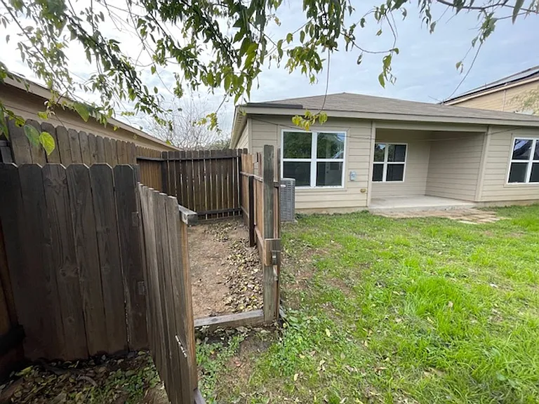 3618 Foster Mdws — Photo 26
