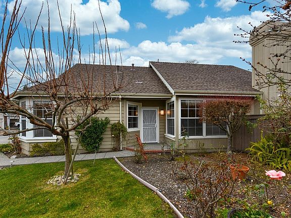 3rd image of 833 Peggy Lee Court