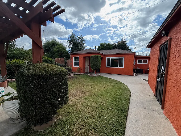 11619 Muriel Dr #B — Photo 1