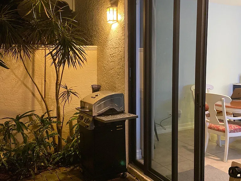 1626 Club Dr — Photo 5