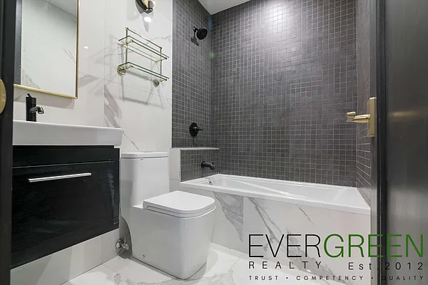 Rented by Evergreen Apartments BK | media 11