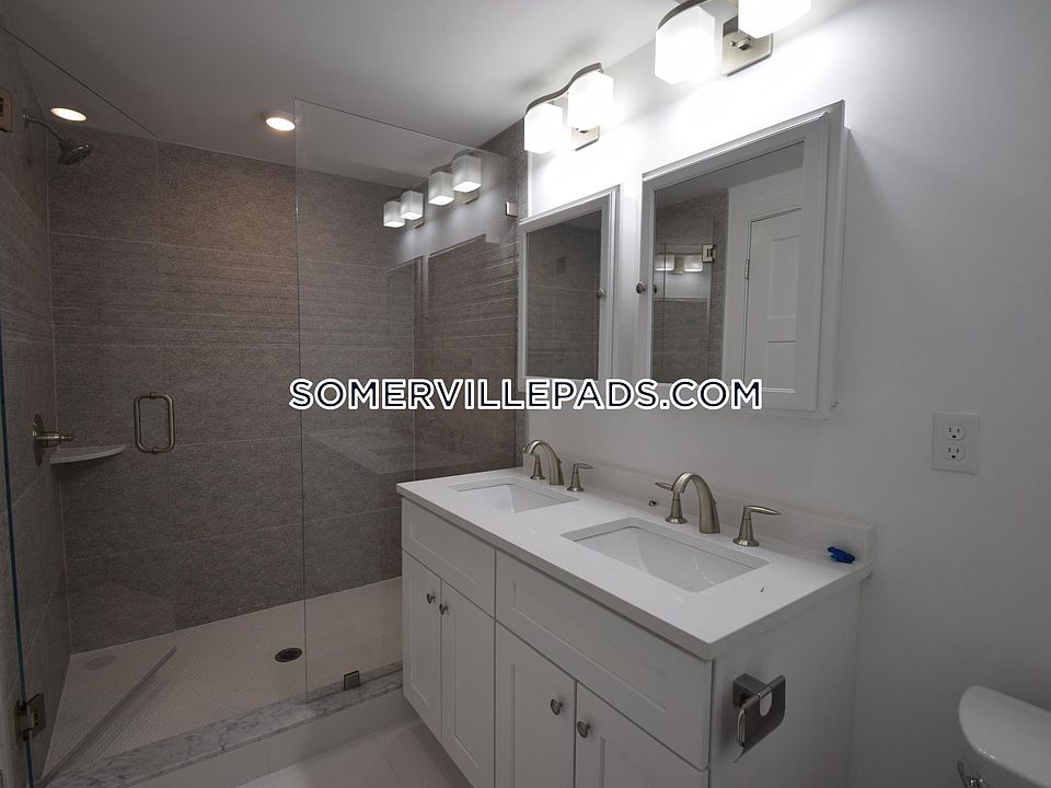 2nd image of 265 Washington St #1JJ