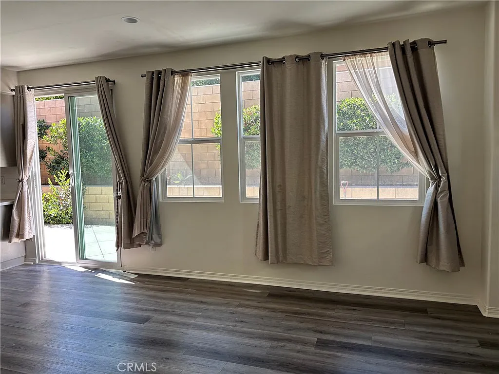 3 bed, 3.5 bath, 1740 sqft, $3,400 — Photo 3