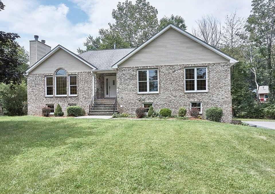 1st image of 1 Park Circle Dr