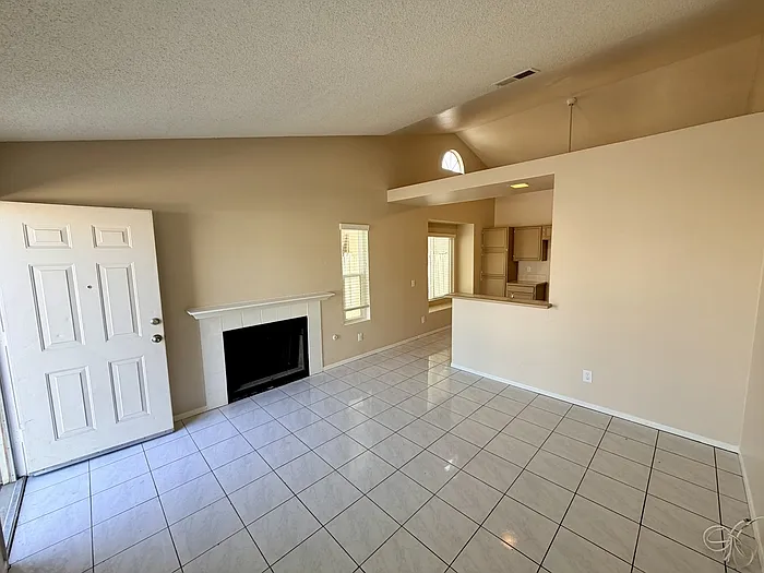 2036 Orchard Dr — Photo 5