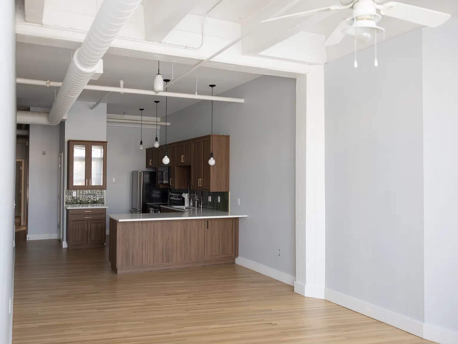 2 bed, 1200 sqft, $2,100 — Photo 2