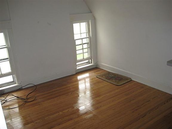 3rd image of 17419 Winslow Rd #3