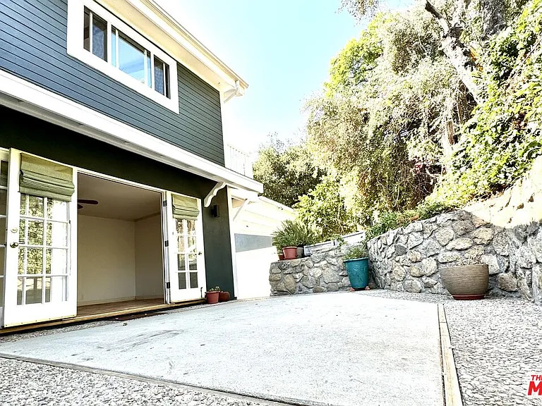 2401 Olive Ave — Photo 39