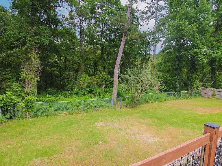 413 Woodway Ln — Photo 29