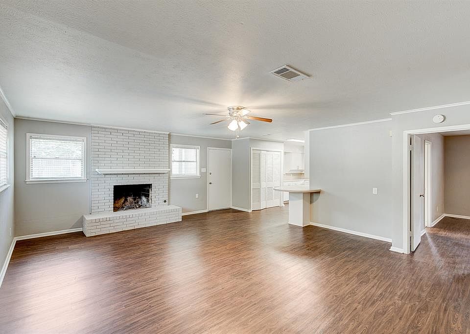 2801 Forest Park Blvd, Fort Worth, TX 76110 Zillow