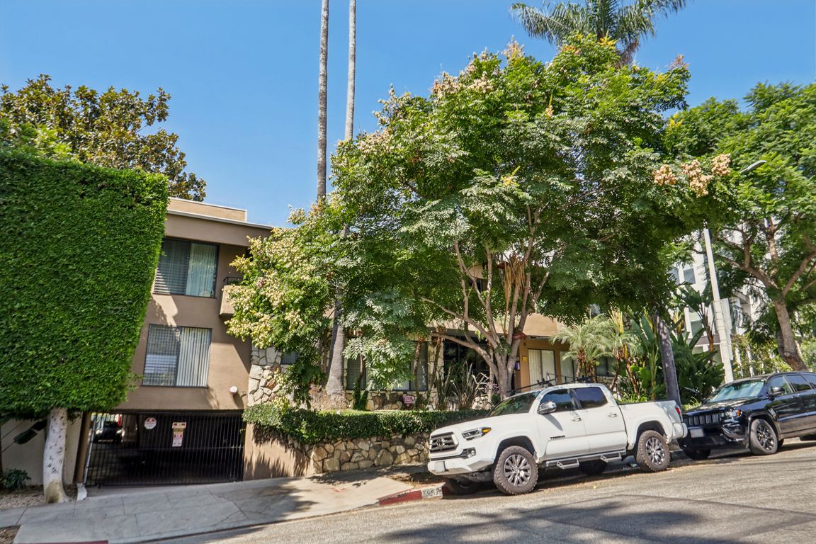 Havenhurst Dr 7-S1609-001.jpg